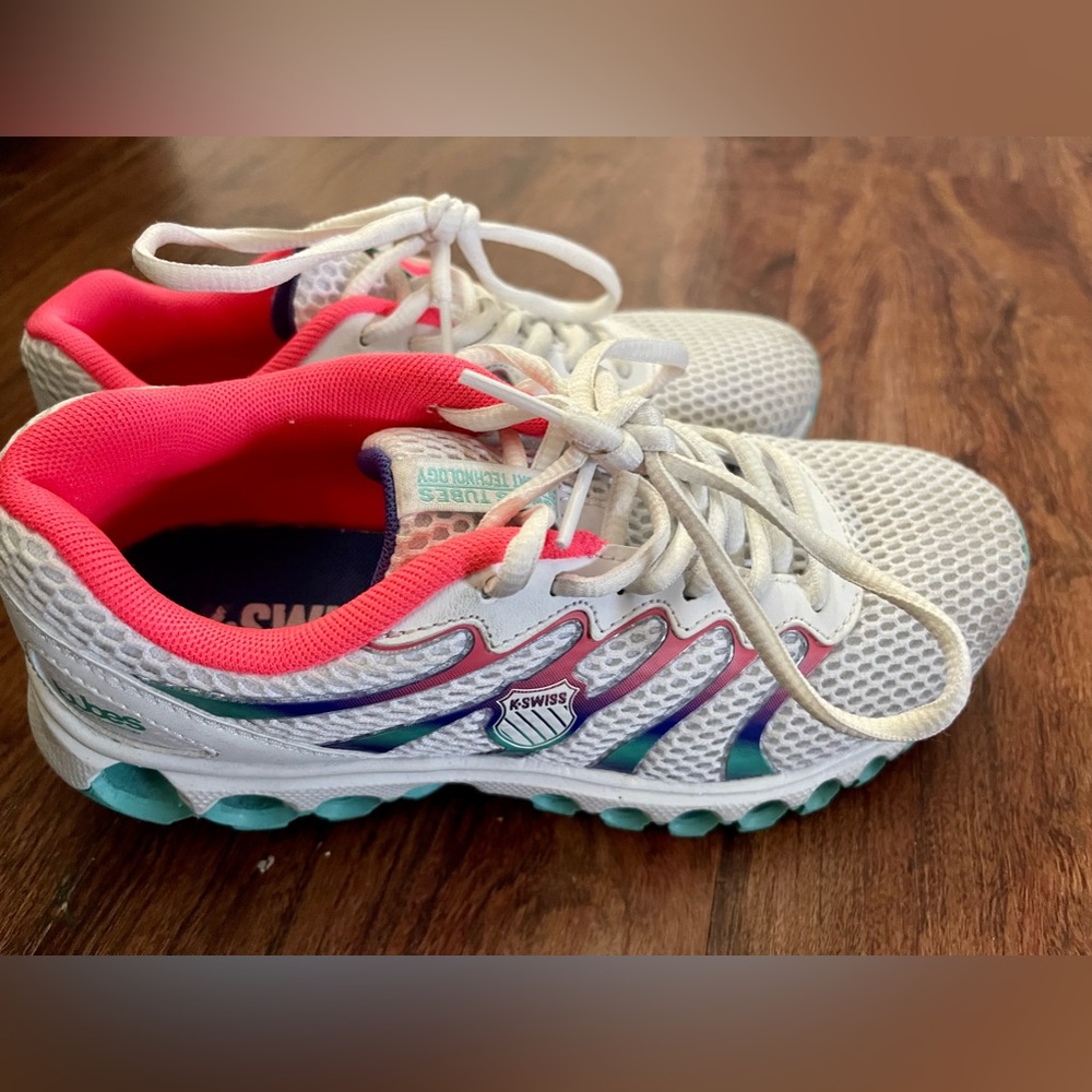 K-Swiss “Tubes Comfort Technology” shoes - size 6